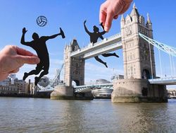 Fotografer Kreatif Ini Gabungkan Kertas dengan Landmark Terkenal