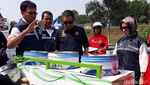 Jonan Wira-wiri Naik Motor Pengangkut BBM