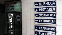 SPBU ini juga dilengkapi dengan berbagai fasilitas, mulai dari tempat bermain anak, pijat refleksi, penginapan jam-jaman, hingga kolam renang dan aula besar.