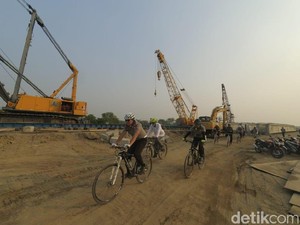 H-7, Pengerjaan Jembatan Antar Tol di Jombang Ditargetkan Tuntas