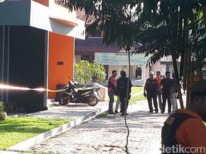 Densus 88 Geledah Gedung Gelanggang Mahasiswa Kampus Unri