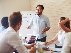 10 Pekerjaan Non Teknologi yang Bergaji Miliaran