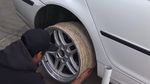 Gokil! Ini Bentuk Ban dari Karet Gelang saat Digunakan di Jalanan