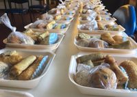 Takjil yang disediakan komunitas WNI di Birmingham. 