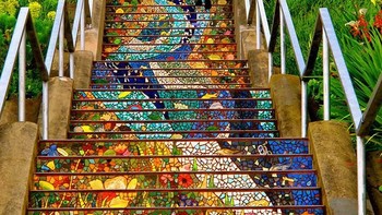 Jadi keren dengan sentuhan warna dan gambar. (Foto: Boredpanda)