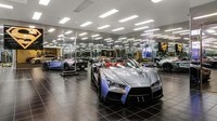 Rumah ini juga memiliki garasi atau show room yang diisi dengan berbagai mobil koleksi ONeal dan garasi sekunder seluas 2.100 kaki persegi, yang termasuk sebuah studio dan studio rekaman tertutup. Istimewa/CNBC.