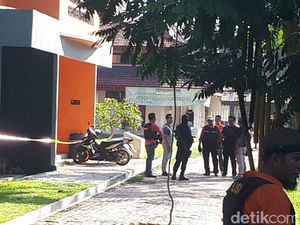Polisi: Terduga Teroris di UNRI Berencana Bom Gedung DPR