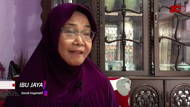 Bu Jaya sudah 28 tahun mengalami kelumpuhan.