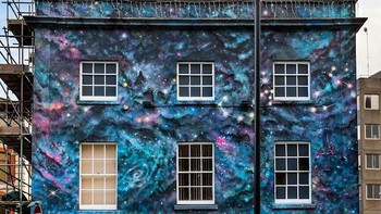 Setelah digambar jadi keren banget dengan nuansa antariksa. (Foto: Boredpanda)