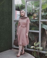 8 Hijabers Cantik Yang Paling Sering Di Endorse Online Shop