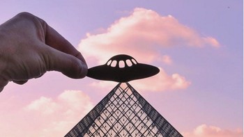 Tak hanya London, ia sudah banyak ke berbagai negara dari Paris, New York, Korea hingga Dubai. (Foto: Instagram/paperboyo)