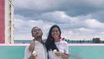 Makin Seksi, Ini Gaya Ratu Felisha Saat Ke Museum Es Krim hingga Makan Pizza