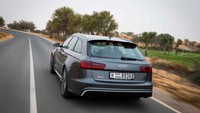 Pria dibalik kesuksesan Real Madrid dalam beberapa tahun terakhir itu juga diganjar sebuah mobil bergaya wagon milik Audi yakni RS6 Avant Performance (Exclusive Daytona Gray). Foto: SMF Blog