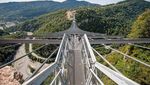 Uji Nyali Jalan di Jembatan Terpanjang di Rusia