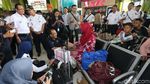 Menhub Pantau Sarana dan Prasarana Mudik di Gambir