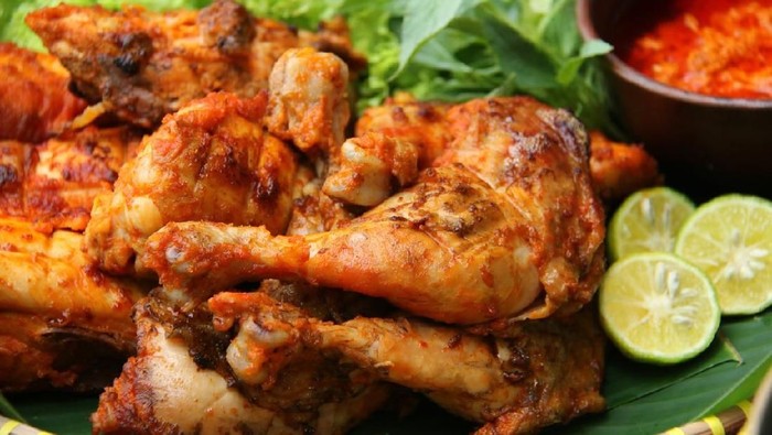 Manfaatkan Sisa Ayam Bakar Jadi 5 Makanan Enak Ini Manfaatkan Sisa Ayam Bakar Jadi 5 Makanan Enak Ini