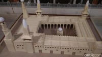 Miniatur Kabah di zaman dahulu. Galeri Makkah dan Madinah ini ada di Jalan Raya Otista, Pananjung, Kecamatan Tarogong Kaler (Hakim Ghani/detikTravel)