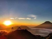 10 Wisata Dieng yang Terkenal: Jam Buka, Harga Tiket, hingga Daya Tariknya