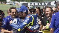 Rekan setim Rossi, Maverick Vinales, juga dapat hasil memuaskan. Dia berada di posisi tiga (Mirco Lazzari gp/Getty Images)
