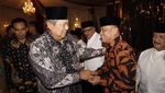 Potret Gatot Nurmantyo: Melangkah, Senyum, dan Cium Tangan SBY