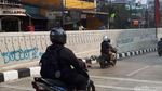 Foto: Kotornya Underpass Mampang Gara-gara Coretan SOTR