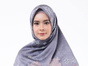 10 Pilihan Hijab Motif Karya Desainer dan Artis yang Cocok untuk Lebaran