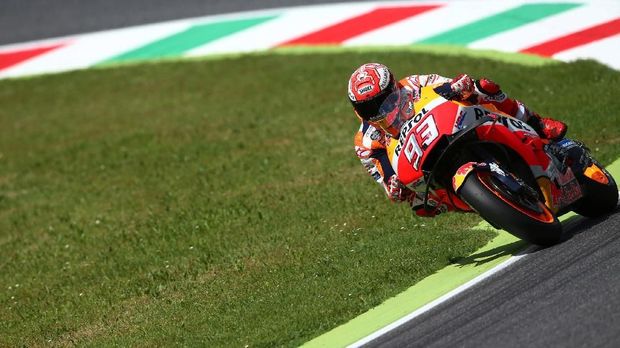 Marc Marquez terjatuh di MotoGP Italia musim lalu.