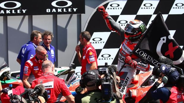 Jorge Lorenzo meraih gelar juara seri pertama bersama Ducati.