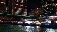 Vivid Light dipusatkan pada sejumlah titik dan kawasan terbuka di daerah sekitar. Sejumlah gedung pencakar langit pun ikut-ikutan dihiasi animasi menarik (Rivki/detikTravel)  