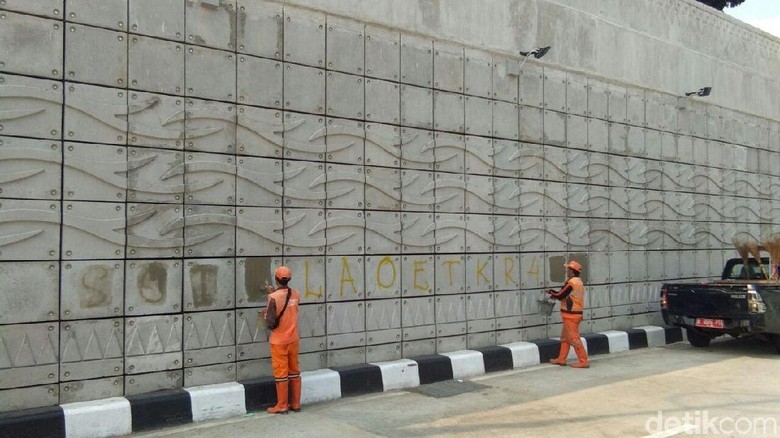 Polda Metro Bentuk Tim Buru Pelaku Vandalisme Underpass Mampang Polda Metro Bentuk Tim Buru Pelaku Vandalisme Underpass Mampang