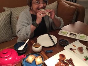 Nasi Timbel dan Bebek Peking, Jadi Makanan Kesukaan Ruth Sahanaya