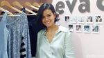 Kamera Analog Jadi Senjata Eva Celia