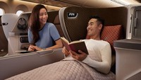 Selain bangku nyaman, penumpang juga bisa mengatur pencahayaan dan berbagai hal lainnya. Pembatasnya pun bisa dilepas jika duduk bersebelahan dengan pasangan (Singapore Airlines)