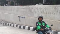 Duh! Underpass Mampang-Kuningan Dikotori Coretan 'SOTR'