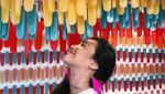 Makin Seksi, Ini Gaya Ratu Felisha Saat Ke Museum Es Krim hingga Makan Pizza