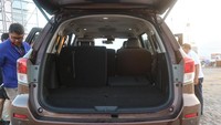Bagasi Nissan Terra yang cukup lapang. Foto: Dina Rayanti