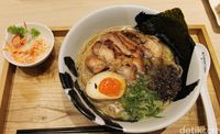 Menya Musashi Bukotsu: Ramen Halal dengan Mie Lembut dan Kuah Gurih!