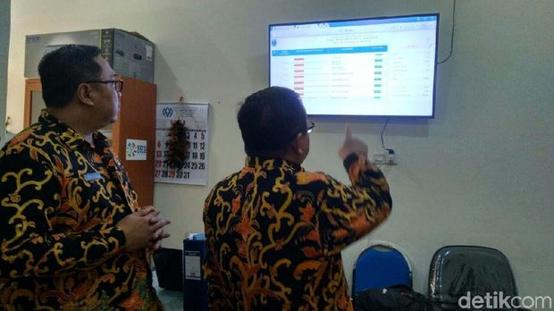 Urus Perizinan di Probolinggo Sudah Pakai Android
