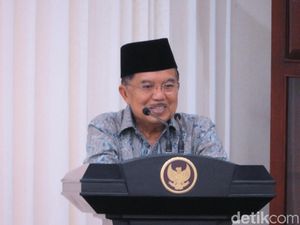 Kelakar JK Soal Kekuasaan di Indonesia