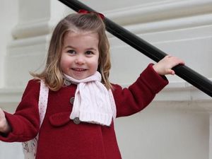 Baru 3 Tahun, Putri Charlotte Sudah Cinta Fashion Seperti Kate Middleton