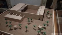 Miniatur Masjid Nabawi pada masa Nabi Muhammad SAW. Tak sedikit juga masyarakat yang berkunjung ke tempat ini untuk mengetahui sejarah-sejarah Islam (Hakim Ghani/detikTravel)