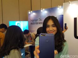 Smartphone Honor 7A Tiba di Jakarta