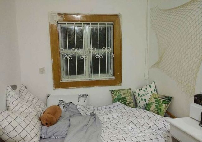 Selesai mengecat dan mengganti tempat tidur, kamar didekorasi dengan aksesori lucu agar lebih indah.  Foto: showbiztrends.net