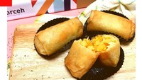 @gorceh menjual lumpia jadoel yang cocok dijadikan kudapan buka puasa. Isiannya tebal berupa cincangan wortel dan tahu. Jangan lupa bumbu kacangnya ya! Foto: Instagram