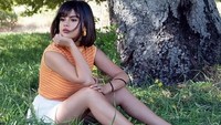 Selena tampil dengan rambut bob layaknya karakter Dora the Explorer. Dok. Instagram/selenagomez