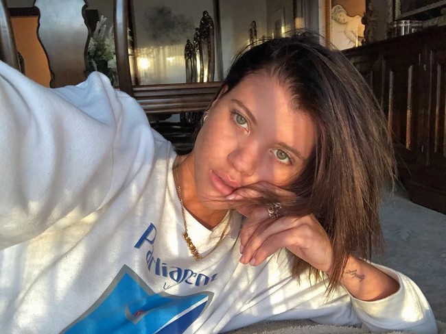 Sebelum bersama Scott Disick, Sofia pernah berkencan dengan Justin Bieber. Hubungannya dengan Justin juga sedikit aneh karena sang mantan Selena Gomez pernah jadi sahabat Sofia.  Foto: Instagram/sofia richie