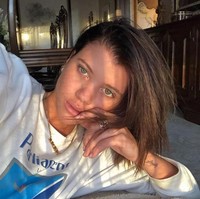 Sebelum bersama Scott Disick, Sofia pernah berkencan dengan Justin Bieber. Hubungannya dengan Justin juga sedikit aneh karena sang mantan Selena Gomez pernah jadi sahabat Sofia.  Foto: Instagram/sofia richie