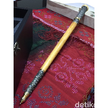 Mendagri Laporkan Keris Abad ke-14 Berbentuk Tongkat Komando ke KPK