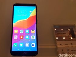 Smartphone Honor 7A Tiba di Jakarta