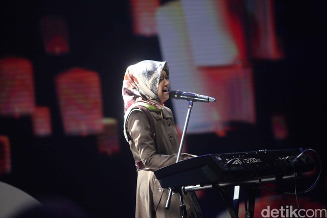 Pemenang favorit jatuh kepada Riski Makarima. Ia mendapatkan voting tertinggi dari pendukungnya. Tak heran, jika pendukung Riski paling ramai memadati Enconvention Ancol malam itu. Ada lebih dari 100 orang hadir untuk mendukung Riski. Foto: Nico/Wolipop